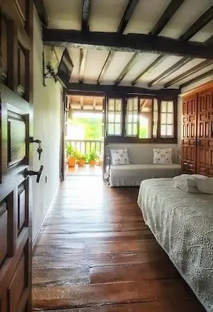 La Casa Del Lavadero En Santillana *